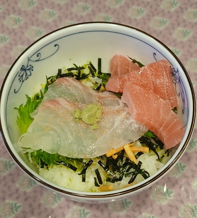 お刺身の載ったお茶漬け